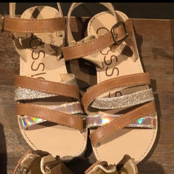 Pair of girls sandals - Picture 2 of 2